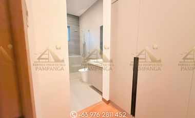 𝐋𝐔𝐗𝐔𝐑𝐈𝐎𝐔𝐒 𝐌𝐎𝐃𝐄𝐑𝐍 𝐂𝐎𝐑𝐍𝐄𝐑 𝐁𝐔𝐍𝐆𝐀𝐋𝐎𝐖 𝐖𝐈𝐓𝐇 𝐏𝐎𝐎𝐋 𝐅𝐎𝐑 𝐒𝐀𝐋𝐄