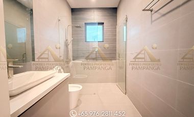 𝐋𝐔𝐗𝐔𝐑𝐈𝐎𝐔𝐒 𝐌𝐎𝐃𝐄𝐑𝐍 𝐂𝐎𝐑𝐍𝐄𝐑 𝐁𝐔𝐍𝐆𝐀𝐋𝐎𝐖 𝐖𝐈𝐓𝐇 𝐏𝐎𝐎𝐋 𝐅𝐎𝐑 𝐒𝐀𝐋𝐄