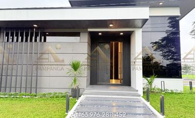 𝐋𝐔𝐗𝐔𝐑𝐈𝐎𝐔𝐒 𝐌𝐎𝐃𝐄𝐑𝐍 𝐂𝐎𝐑𝐍𝐄𝐑 𝐁𝐔𝐍𝐆𝐀𝐋𝐎𝐖 𝐖𝐈𝐓𝐇 𝐏𝐎𝐎𝐋 𝐅𝐎𝐑 𝐒𝐀𝐋𝐄