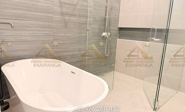 𝐋𝐔𝐗𝐔𝐑𝐈𝐎𝐔𝐒 𝐌𝐎𝐃𝐄𝐑𝐍 𝐂𝐎𝐑𝐍𝐄𝐑 𝐁𝐔𝐍𝐆𝐀𝐋𝐎𝐖 𝐖𝐈𝐓𝐇 𝐏𝐎𝐎𝐋 𝐅𝐎𝐑 𝐒𝐀𝐋𝐄