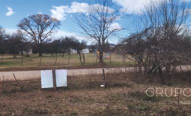 SE VENDE LOTE EN POTRERO DE GARAY INTERESANTE UBICACIÓN 750
