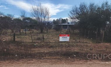 SE VENDE LOTE EN POTRERO DE GARAY INTERESANTE UBICACIÓN 750