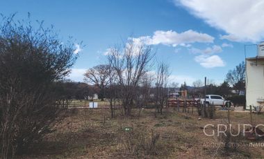 SE VENDE LOTE EN POTRERO DE GARAY INTERESANTE UBICACIÓN 750