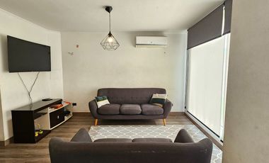 Casa En Venta En Camino Los Fresnos, sector exclusivo y con seguridad - Huechuraba