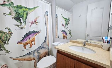 Casa En Venta En Camino Los Fresnos, sector exclusivo y con seguridad - Huechuraba