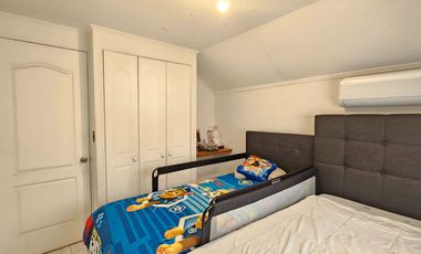 Casa En Venta En Camino Los Fresnos, sector exclusivo y con seguridad - Huechuraba