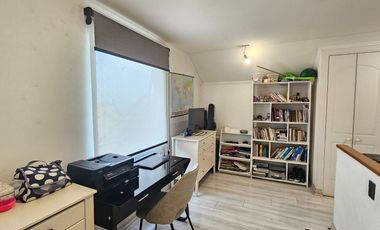 Casa En Venta En Camino Los Fresnos, sector exclusivo y con seguridad - Huechuraba