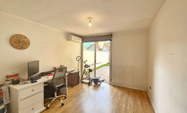 Casa En Venta En Camino Los Fresnos, sector exclusivo y con seguridad - Huechuraba