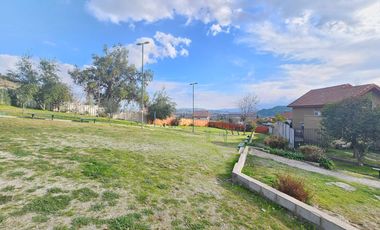 Casa En Venta En Camino Los Fresnos, sector exclusivo y con seguridad - Huechuraba