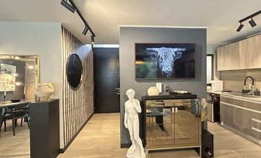 Casa premium en venta en Punta Nogales Huechuraba con piscina y terrazas