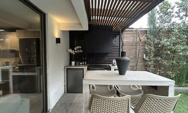 Casa premium en venta en Punta Nogales Huechuraba con piscina y terrazas