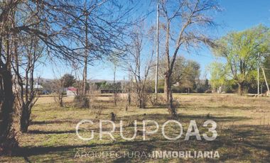 SE VENDE LOTE EN POTRERO DE GARAY SOBRE AV COSTANERA -811
