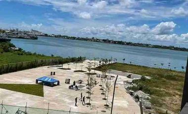 Mandani Bay Loft Type Unit FOR SALE