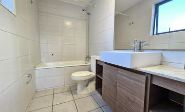 Casa En Venta 3D principal en suite - Estacionamiento amplio- Dentro De Condominio, Punta Nogales Huechuraba