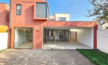 Casa En Venta 3D principal en suite - Estacionamiento amplio- Dentro De Condominio, Punta Nogales Huechuraba