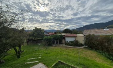 Exclusiva Parcela con 3 Casas, Piscina y Amplias Áreas Verdes en La Cruz – 5.060 m² de Terreno