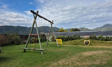 Exclusiva Parcela con 3 Casas, Piscina y Amplias Áreas Verdes en La Cruz – 5.060 m² de Terreno