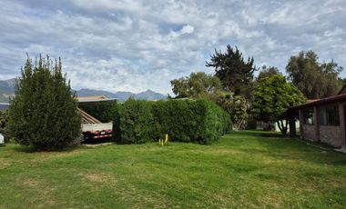 Exclusiva Parcela con 3 Casas, Piscina y Amplias Áreas Verdes en La Cruz – 5.060 m² de Terreno