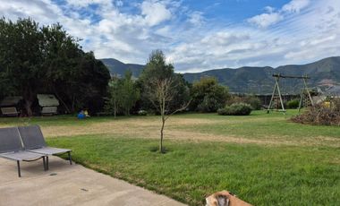 Exclusiva Parcela con 3 Casas, Piscina y Amplias Áreas Verdes en La Cruz – 5.060 m² de Terreno