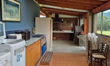 Exclusiva Parcela con 3 Casas, Piscina y Amplias Áreas Verdes en La Cruz – 5.060 m² de Terreno