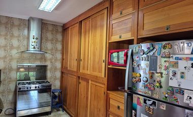 Exclusiva Parcela con 3 Casas, Piscina y Amplias Áreas Verdes en La Cruz – 5.060 m² de Terreno