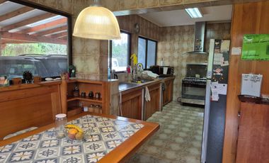 Exclusiva Parcela con 3 Casas, Piscina y Amplias Áreas Verdes en La Cruz – 5.060 m² de Terreno