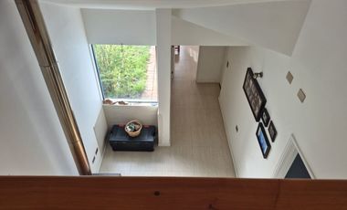 Exclusiva Parcela con 3 Casas, Piscina y Amplias Áreas Verdes en La Cruz – 5.060 m² de Terreno