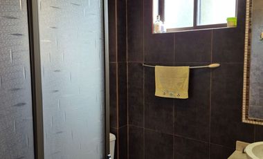 Exclusiva Parcela con 3 Casas, Piscina y Amplias Áreas Verdes en La Cruz – 5.060 m² de Terreno