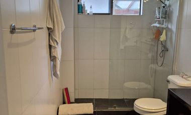 Exclusiva Parcela con 3 Casas, Piscina y Amplias Áreas Verdes en La Cruz – 5.060 m² de Terreno