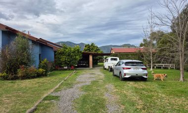 Exclusiva Parcela con 3 Casas, Piscina y Amplias Áreas Verdes en La Cruz – 5.060 m² de Terreno