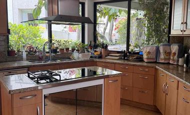 Casa en Venta en Pedregal en Calle Cerrada con Vigilancia