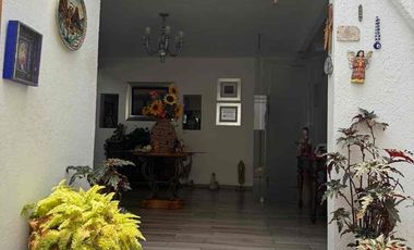 Casa en Venta en Pedregal en Calle Cerrada con Vigilancia