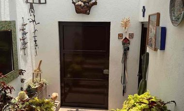 Casa en Venta en Pedregal en Calle Cerrada con Vigilancia