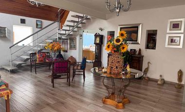 Casa en Venta en Pedregal en Calle Cerrada con Vigilancia