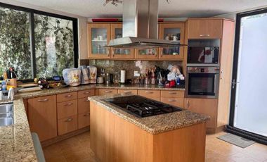 Casa en Venta en Pedregal en Calle Cerrada con Vigilancia