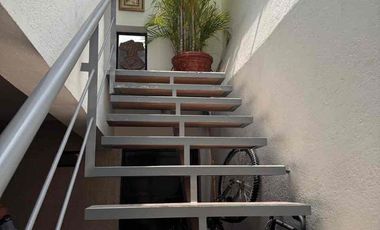 Casa en Venta en Pedregal en Calle Cerrada con Vigilancia