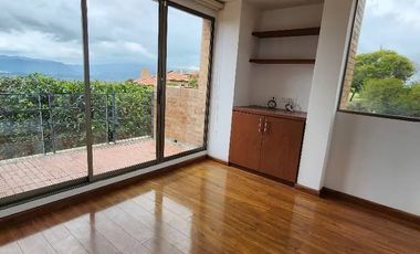 Casa de 3 habitaciones con baño privado, Encenillos de Sindamanoy, Chía  ¡ la casa de tus sueños! Ubicada en una zona campestre y tranquila, e
