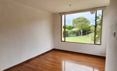 Casa de 3 habitaciones con baño privado, Encenillos de Sindamanoy, Chía  ¡ la casa de tus sueños! Ubicada en una zona campestre y tranquila, e