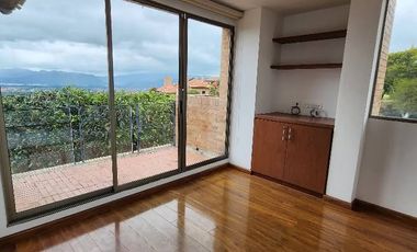 Casa de 3 habitaciones con baño privado, Encenillos de Sindamanoy, Chía  ¡ la casa de tus sueños! Ubicada en una zona campestre y tranquila, e