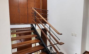 Casa de 3 habitaciones con baño privado, Encenillos de Sindamanoy, Chía  ¡ la casa de tus sueños! Ubicada en una zona campestre y tranquila, e
