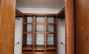 Casa de 3 habitaciones con baño privado, Encenillos de Sindamanoy, Chía  ¡ la casa de tus sueños! Ubicada en una zona campestre y tranquila, e