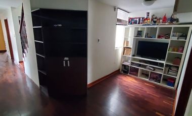 VENDO EXCLUSIVO DUPLEX SURCO  238 M2  +  02 COCHERAS