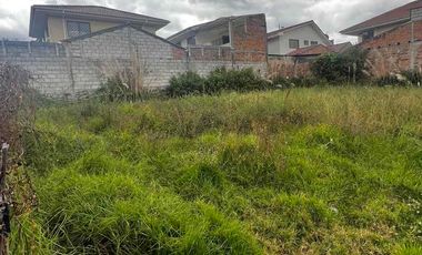 terreno en venta cerca de la Emov a la entrada de misicata parroquia yanuncay baños son 3 lotes