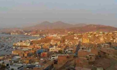 VENDO TERRENO EN PUCUSANA, PIE DE CARRETERA 250m2