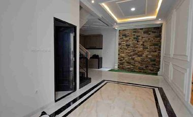 Jual Rumah American Classic Dalam Townhouse  Dekat Cilandak Jakaarta