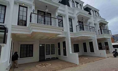 Jual Rumah American Classic Dalam Townhouse  Dekat Cilandak Jakaarta