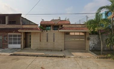 Casa en venta, Recuperación bancaria, Centro Coatzacoalcos, Veracruz, México. Lun*
