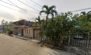 Casa en venta, Recuperación bancaria, Centro Coatzacoalcos, Veracruz, México. Lun*