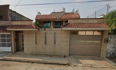 Casa en venta, Recuperación bancaria, Centro Coatzacoalcos, Veracruz, México. Lun*