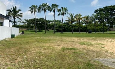 Terreno en venta, isla mocoli